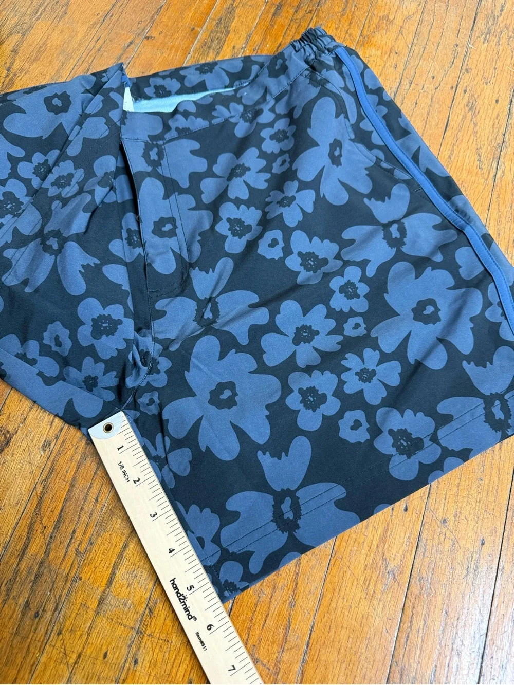 Fair Harbor Sextant Shorts Mens 34 Blue/Black  Trunks Surfing Beach Floral 5.5”